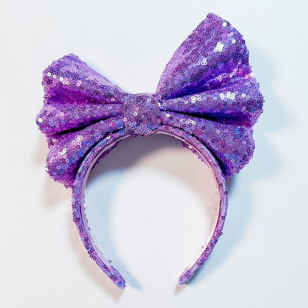 Daisy Duck bow